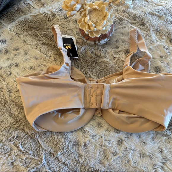 Wacoal Surreal Comfort Bra - Picture 4 of 5